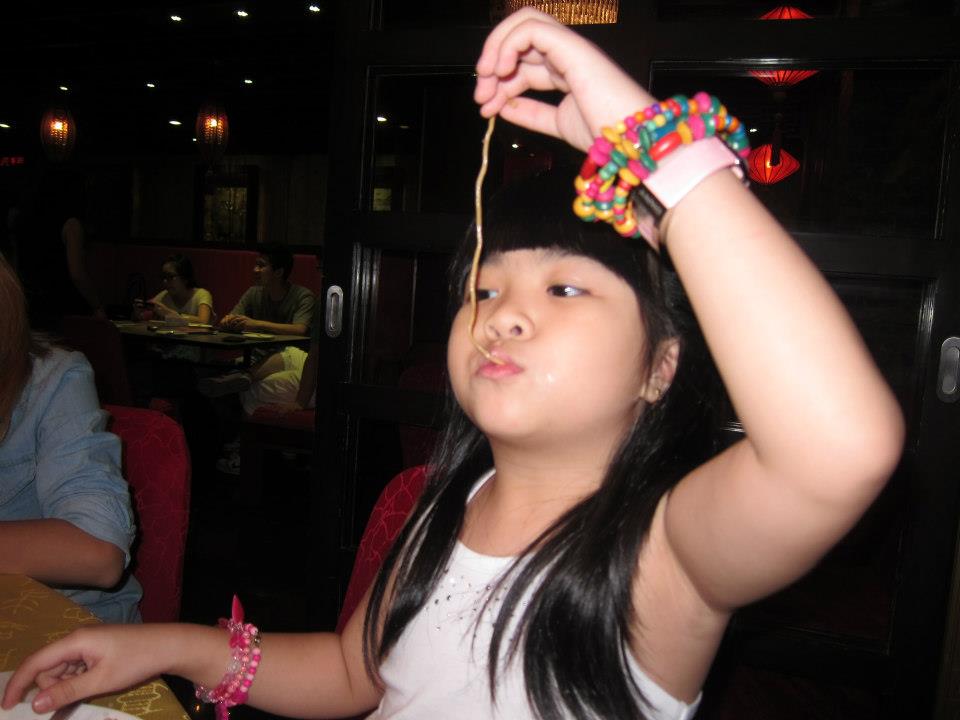 18france-eating-my-birthday-pancit