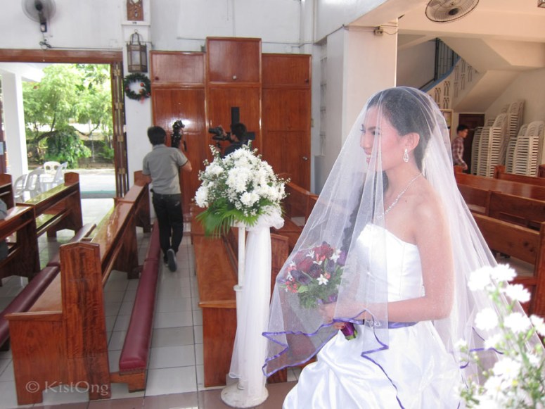 7edgyn-walking-down-the-aisle