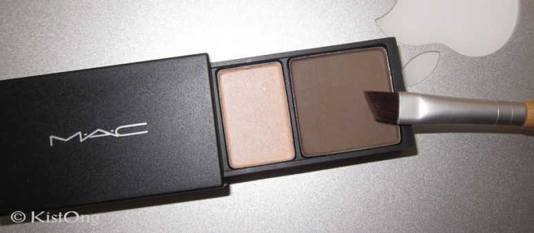 mac-brow-shader-closeup