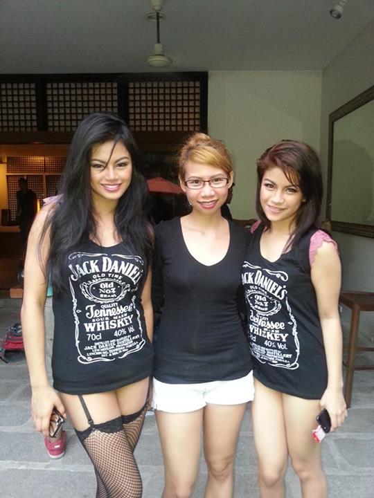 Me and My Mowdels. Kookai to the left, Pia at the right.
