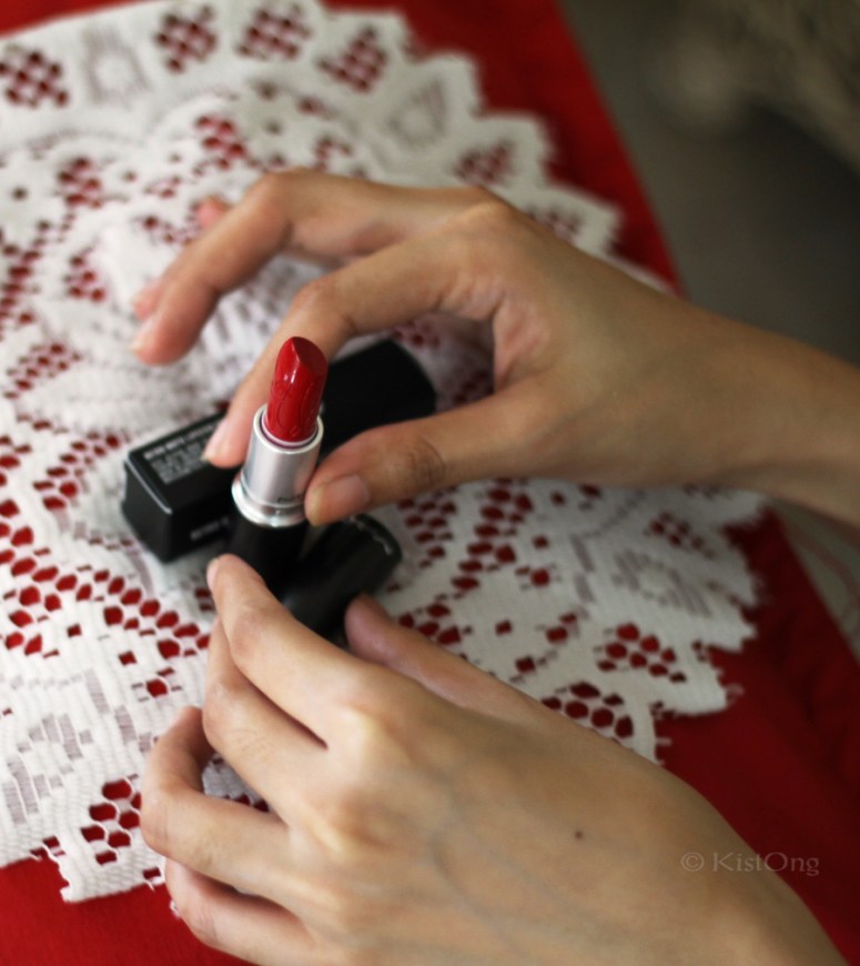 mac-riri-woo-lipstick-review