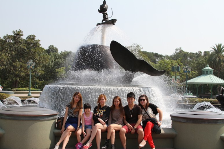 10mandatory hongkong disneyland photo