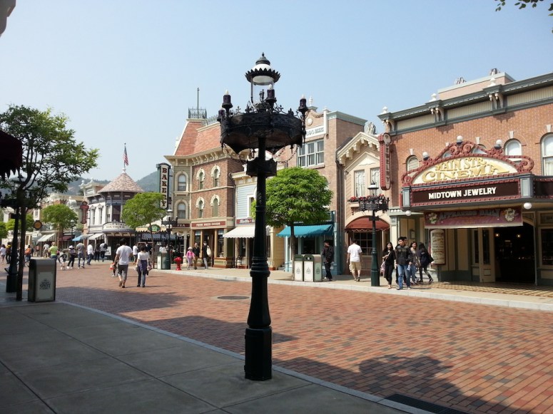 15mandatory hongkong disneyland photo