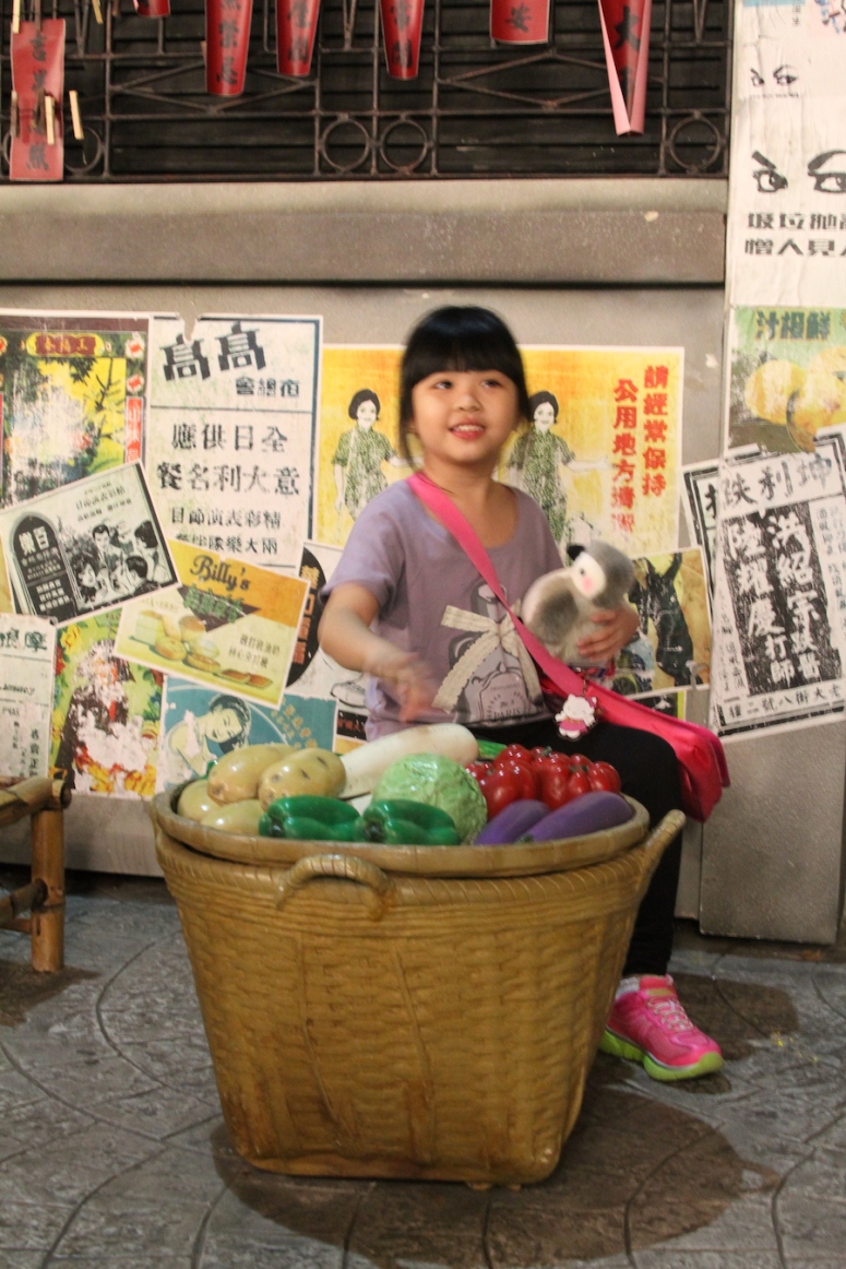 25ocean-park-hong-kong-old-kong-kong-france-vegetable-seller